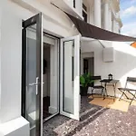 Luxury 1 Bed Apartment With Private Terrace & Parking - Heart Of Wanstead Village