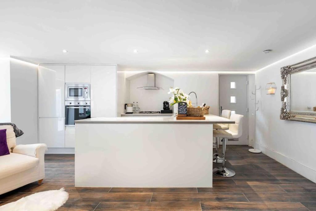 Appartement Luxury 1 Bed With Private Terrace & Parking - Heart Of Wanstead Village Londres
