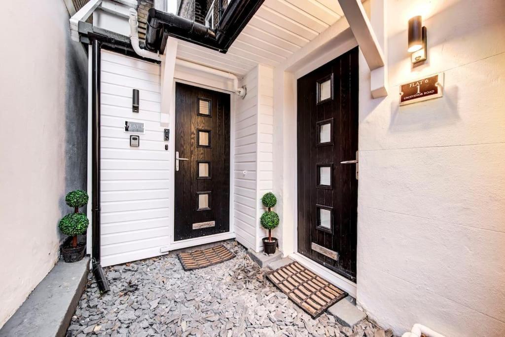 Luxury 1 Bed With Private Terrace & Parking - Heart Of Wanstead Village * Londres