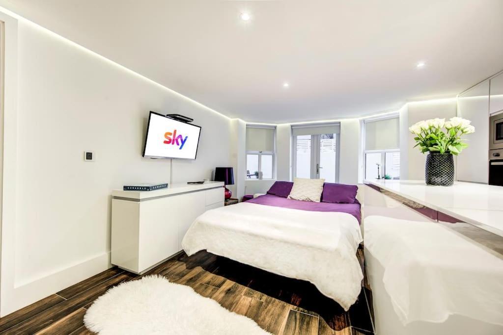 Luxury 1 Bed With Private Terrace & Parking - Heart Of Wanstead Village Londres
